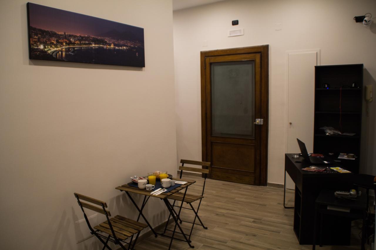 Bed and Breakfast Interno 10 Cavour Nápoles Exterior foto